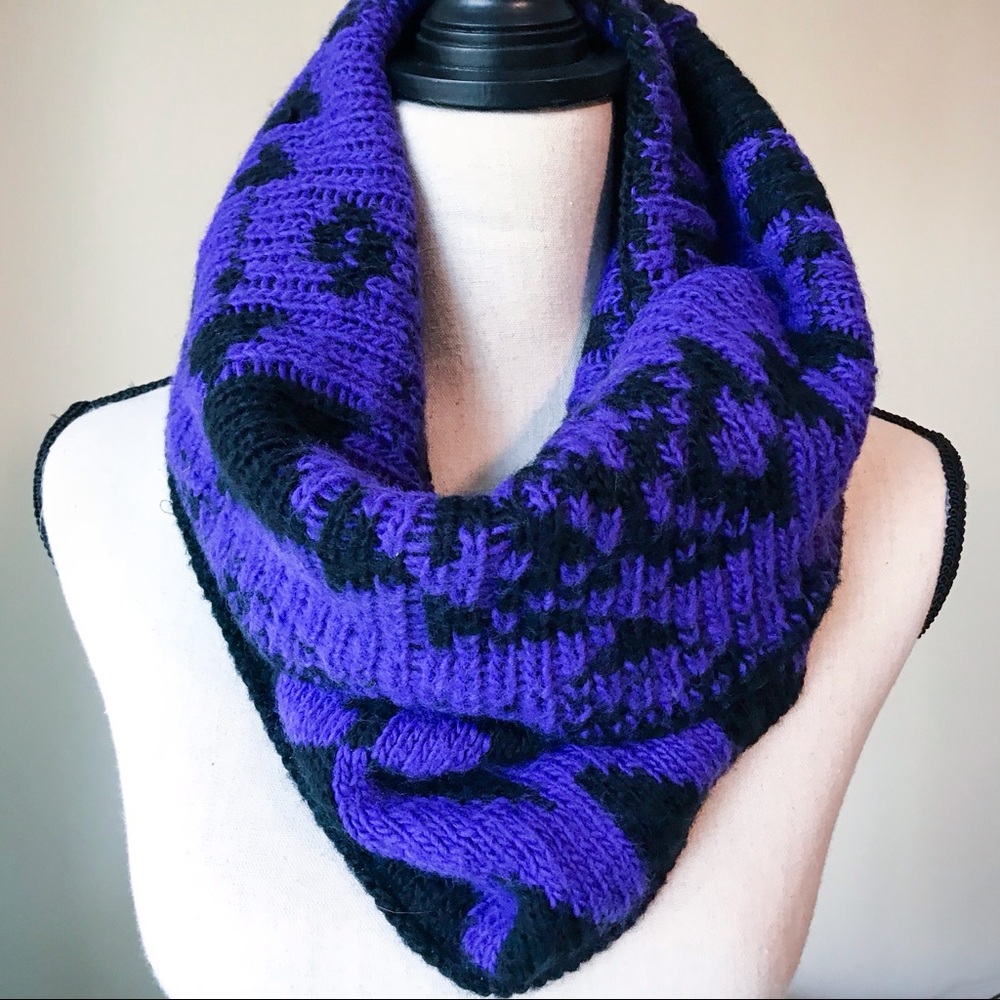 NWOT Echo Infinity Scarf